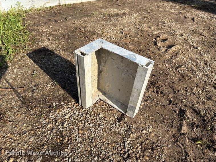 image for item FC3225 Concrete forms and equipment.