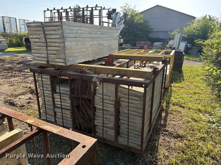 image for item FC3225 Concrete forms and equipment.