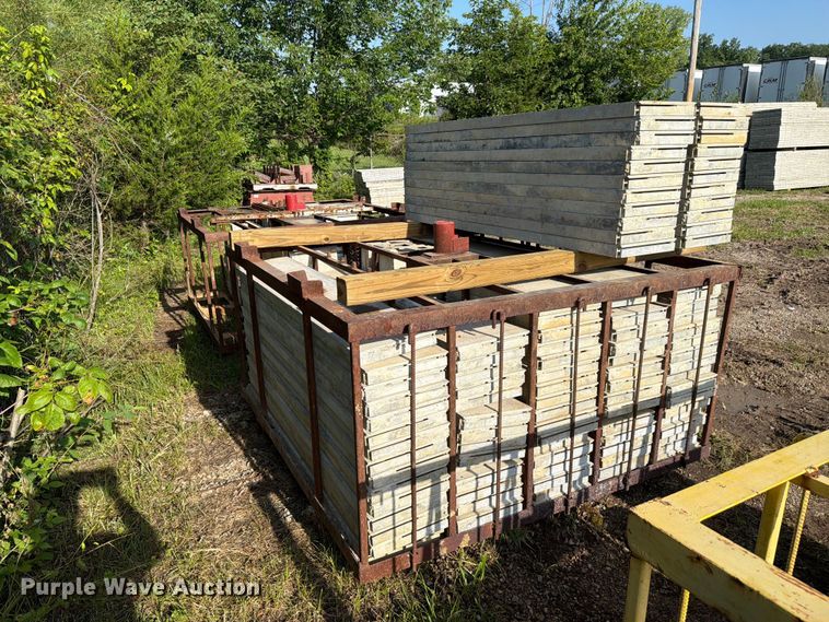 image for item FC3225 Concrete forms and equipment.