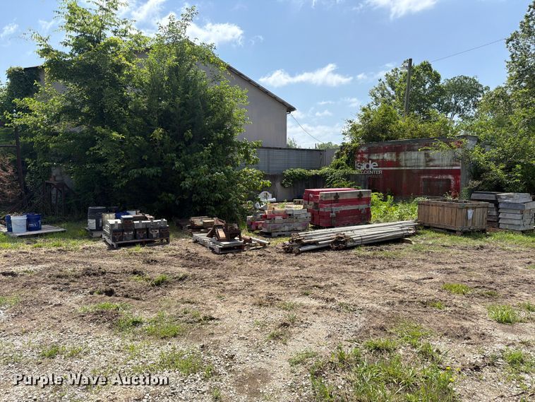 image for item FC3226 Concrete equipment