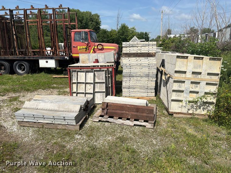 image for item FC3227 Concrete forms