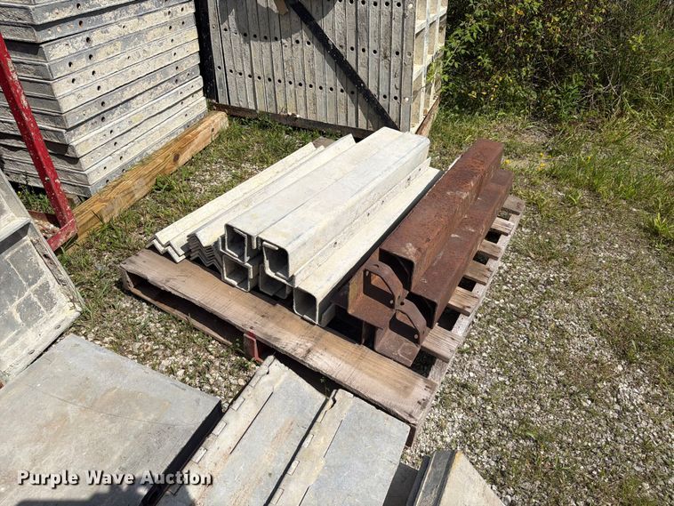 image for item FC3227 Concrete forms