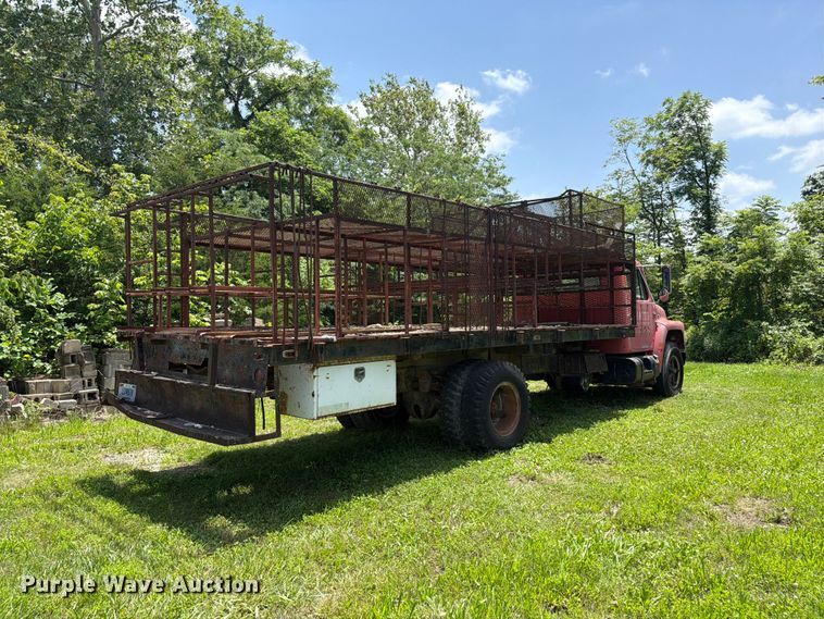 image for item FC3230 1981 International flatbed truck