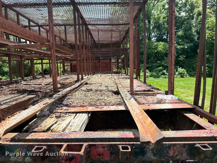 image for item FC3230 1981 International flatbed truck