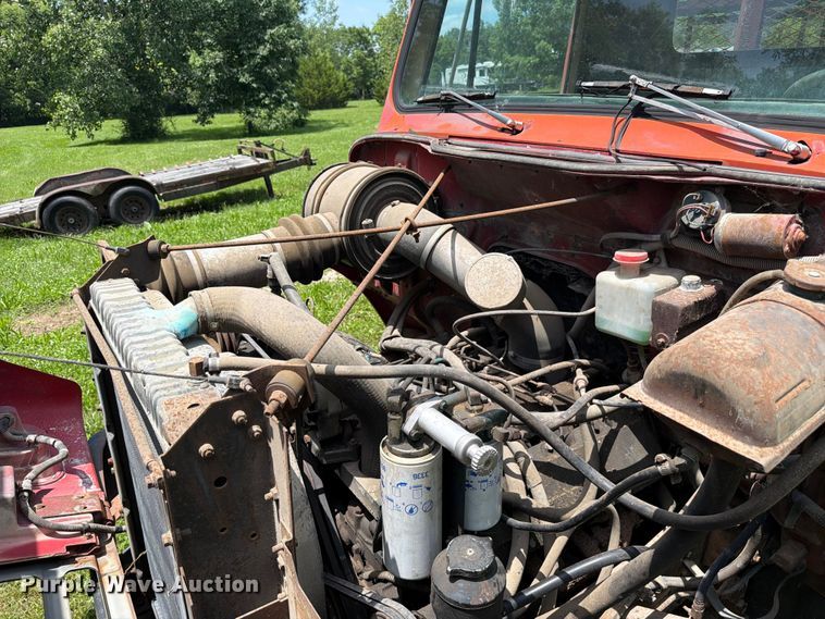 image for item FC3230 1981 International flatbed truck