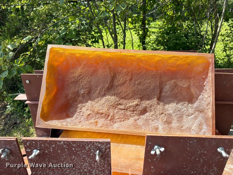 image for item FC3232 Concrete retaining block mold.