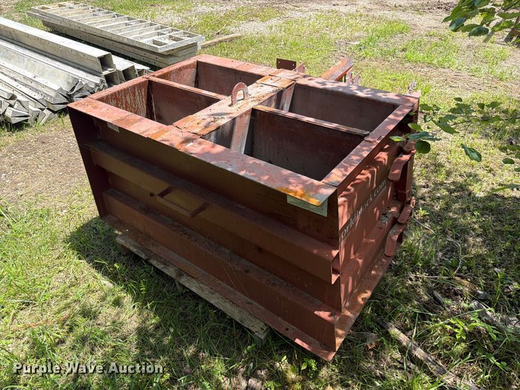 image for item FC3232 Concrete retaining block mold.