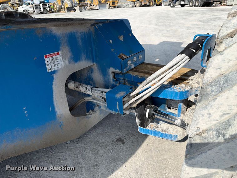 image for item FC3240 2011 Genie S-125 boom lift