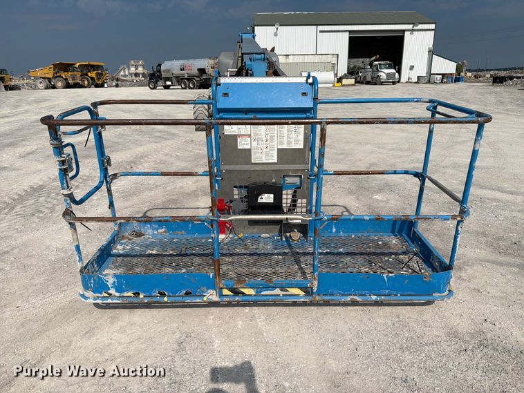 image for item FC3240 2011 Genie S-125 boom lift