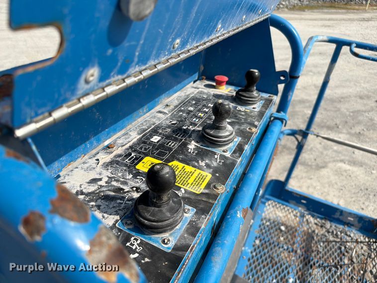 image for item FC3240 2011 Genie S-125 boom lift