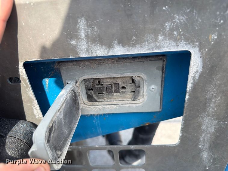 image for item FC3240 2011 Genie S-125 boom lift