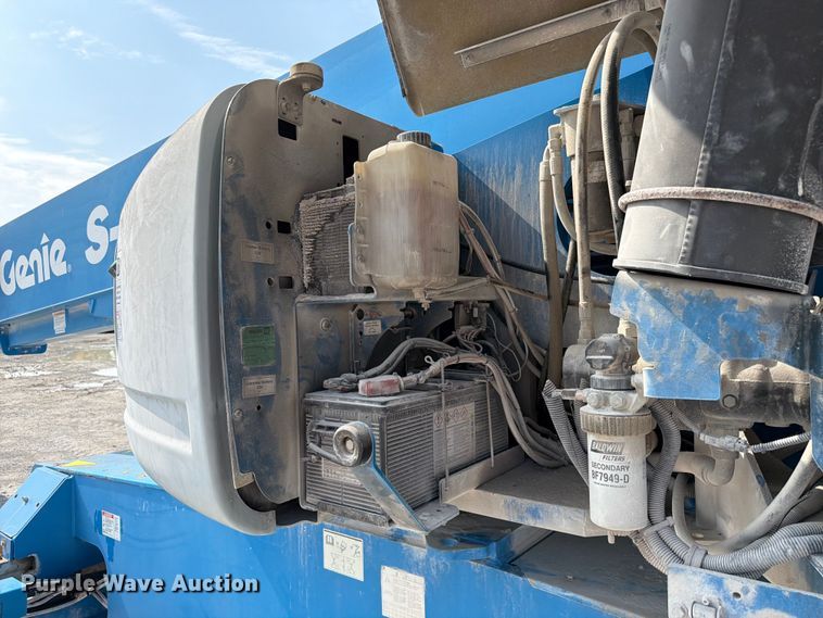 image for item FC3240 2011 Genie S-125 boom lift