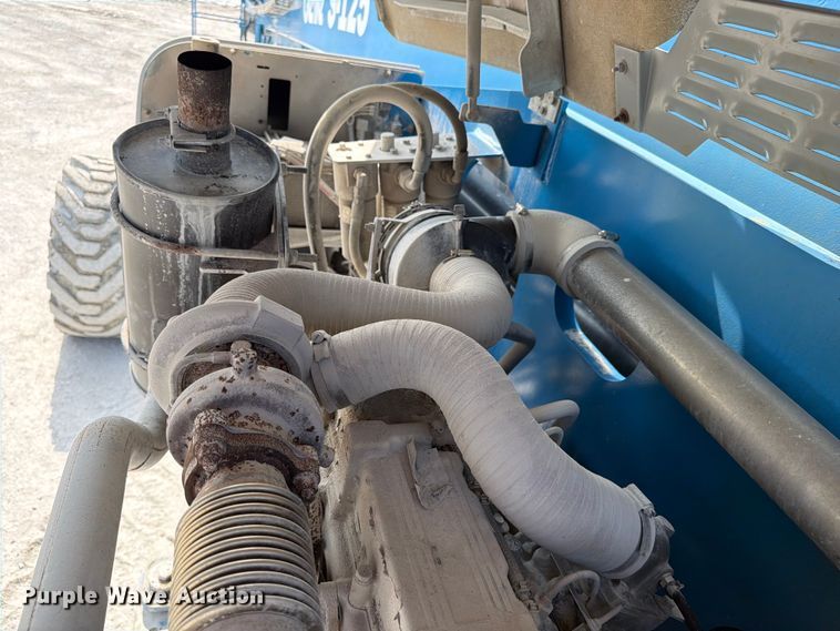 image for item FC3240 2011 Genie S-125 boom lift