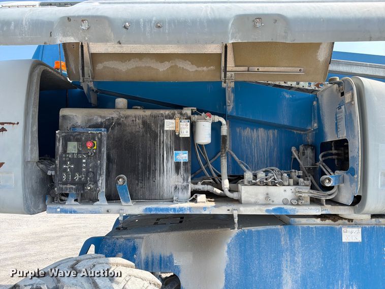 image for item FC3240 2011 Genie S-125 boom lift