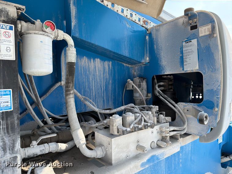 image for item FC3240 2011 Genie S-125 boom lift