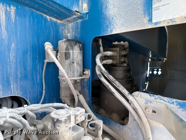 image for item FC3240 2011 Genie S-125 boom lift