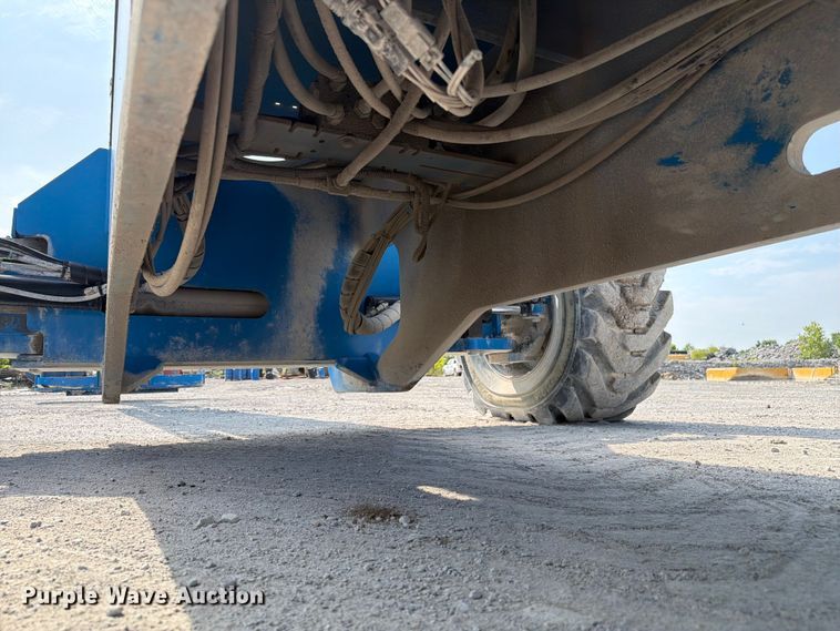 image for item FC3240 2011 Genie S-125 boom lift