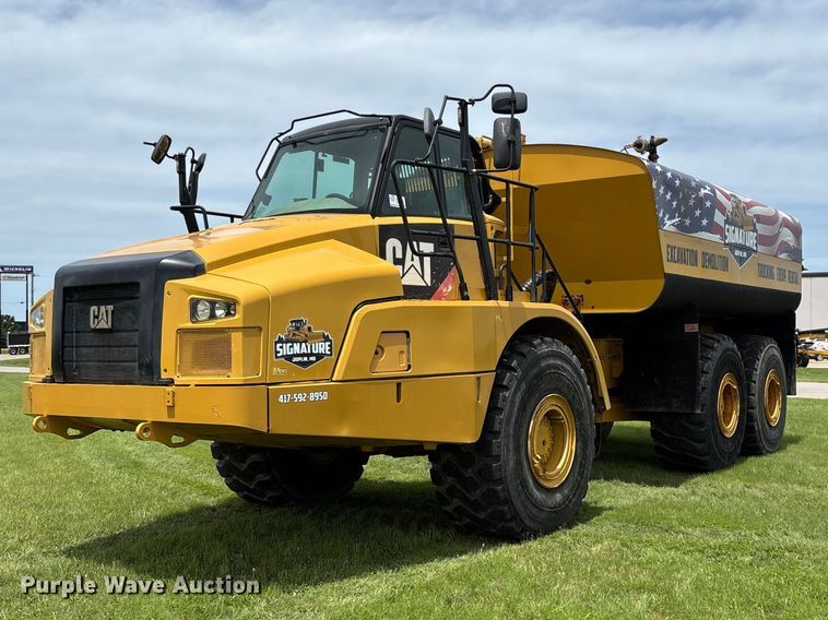image for item FG0475 2015 Caterpillar 745C articulated water truck