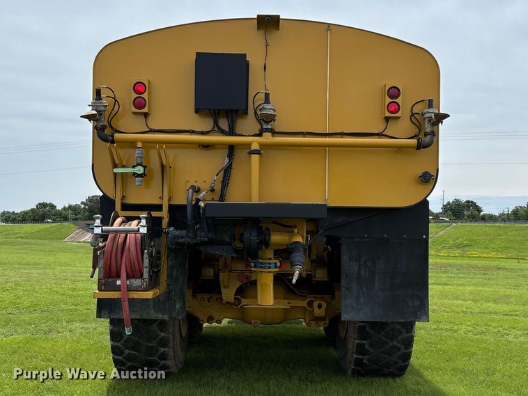 image for item FG0475 2015 Caterpillar 745C articulated water truck