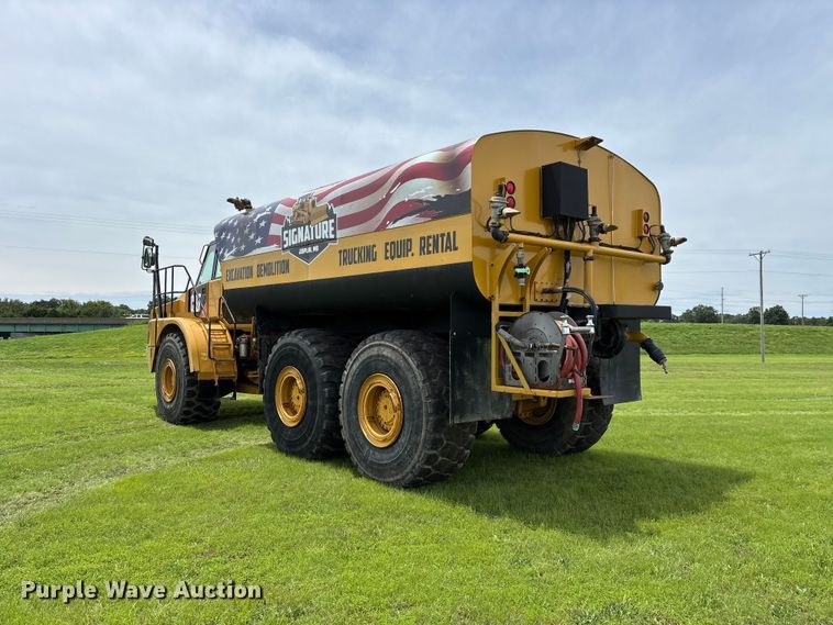 image for item FG0475 2015 Caterpillar 745C articulated water truck