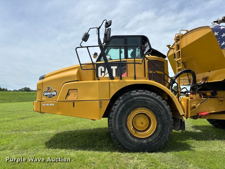 image for item FG0475 2015 Caterpillar 745C articulated water truck