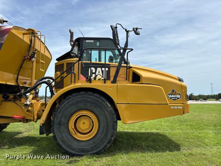 image for item FG0475 2015 Caterpillar 745C articulated water truck