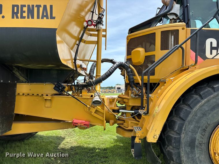 image for item FG0475 2015 Caterpillar 745C articulated water truck