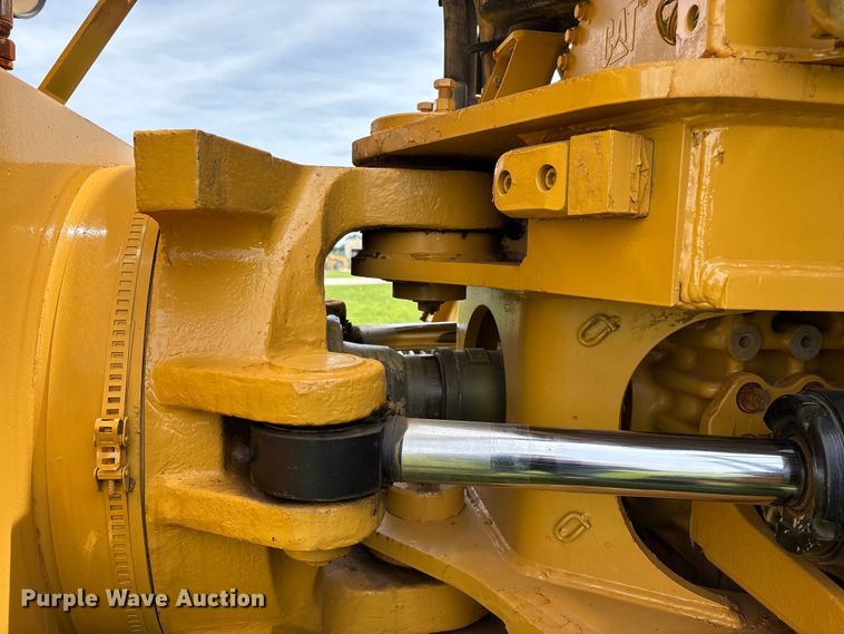 image for item FG0475 2015 Caterpillar 745C articulated water truck