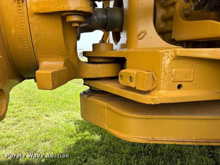 image for item FG0475 2015 Caterpillar 745C articulated water truck