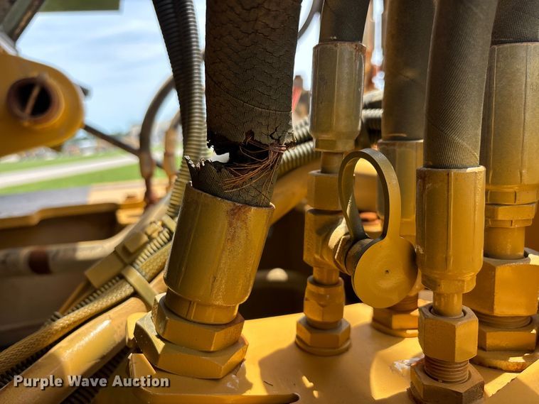 image for item FG0475 2015 Caterpillar 745C articulated water truck
