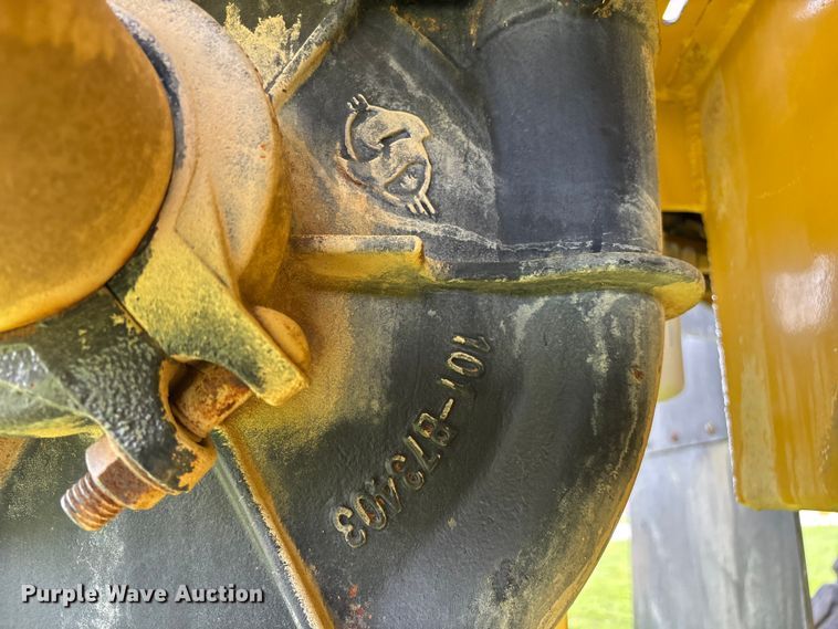 image for item FG0475 2015 Caterpillar 745C articulated water truck