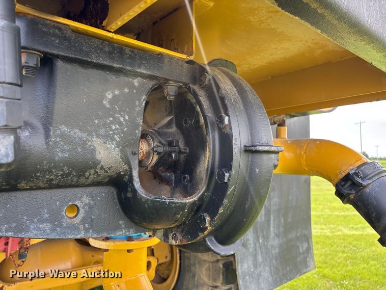 image for item FG0475 2015 Caterpillar 745C articulated water truck