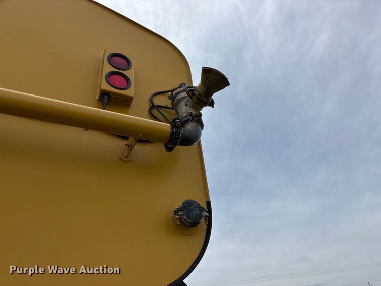image for item FG0475 2015 Caterpillar 745C articulated water truck