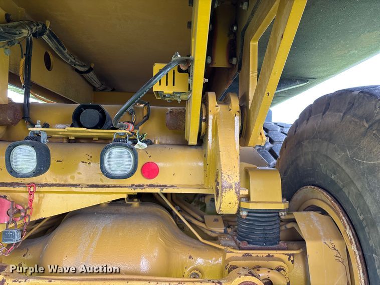 image for item FG0475 2015 Caterpillar 745C articulated water truck