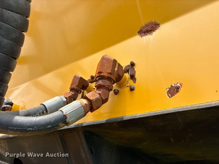 image for item FG0475 2015 Caterpillar 745C articulated water truck