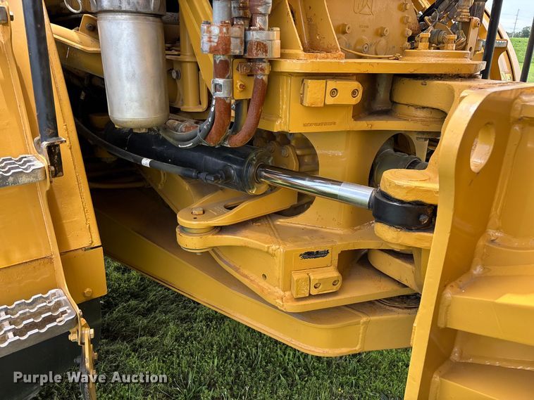image for item FG0475 2015 Caterpillar 745C articulated water truck