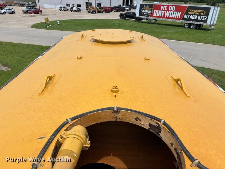 image for item FG0475 2015 Caterpillar 745C articulated water truck