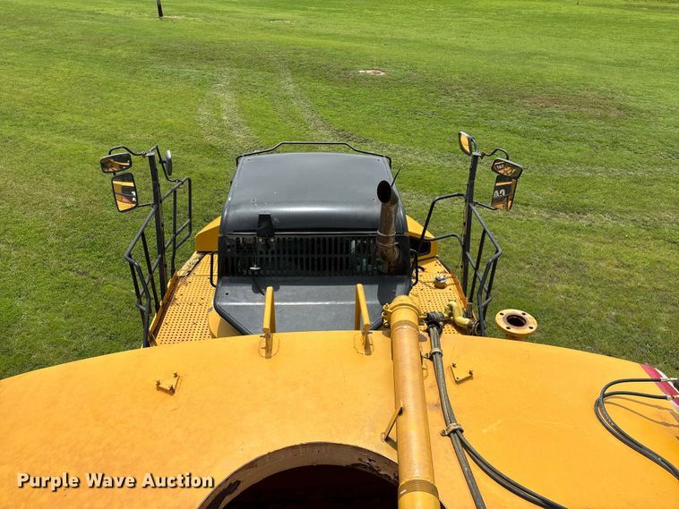 image for item FG0475 2015 Caterpillar 745C articulated water truck
