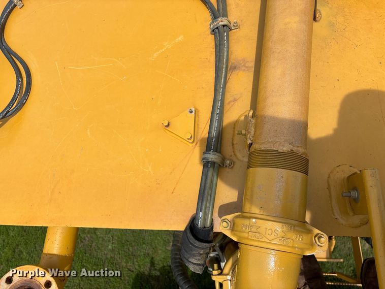 image for item FG0475 2015 Caterpillar 745C articulated water truck