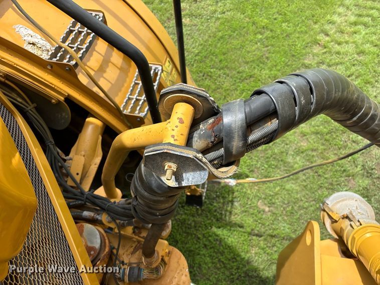 image for item FG0475 2015 Caterpillar 745C articulated water truck