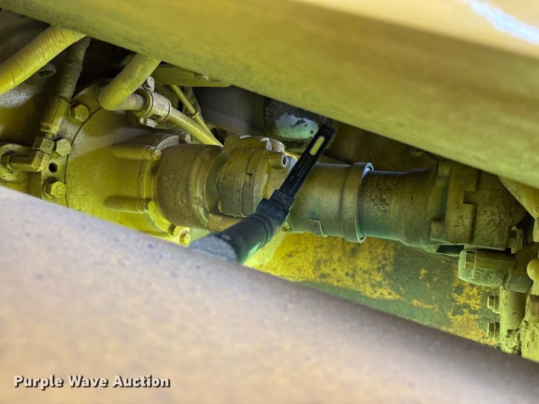 image for item FG0475 2015 Caterpillar 745C articulated water truck