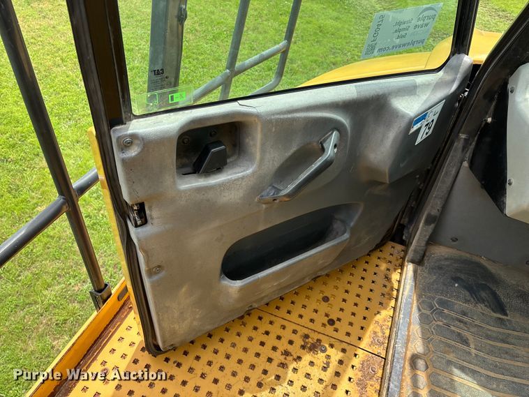 image for item FG0475 2015 Caterpillar 745C articulated water truck