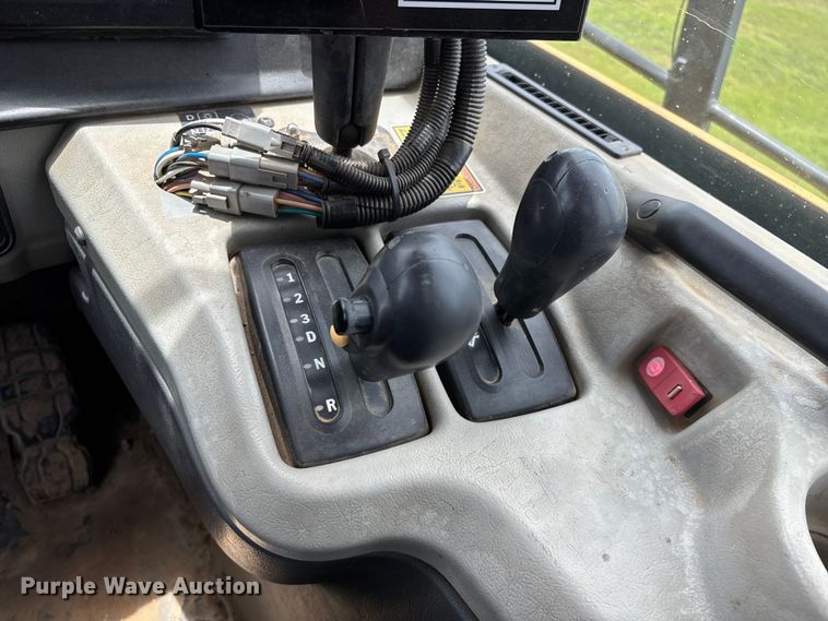 image for item FG0475 2015 Caterpillar 745C articulated water truck
