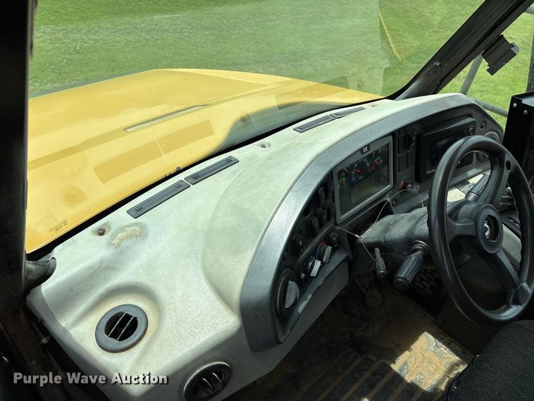 image for item FG0475 2015 Caterpillar 745C articulated water truck
