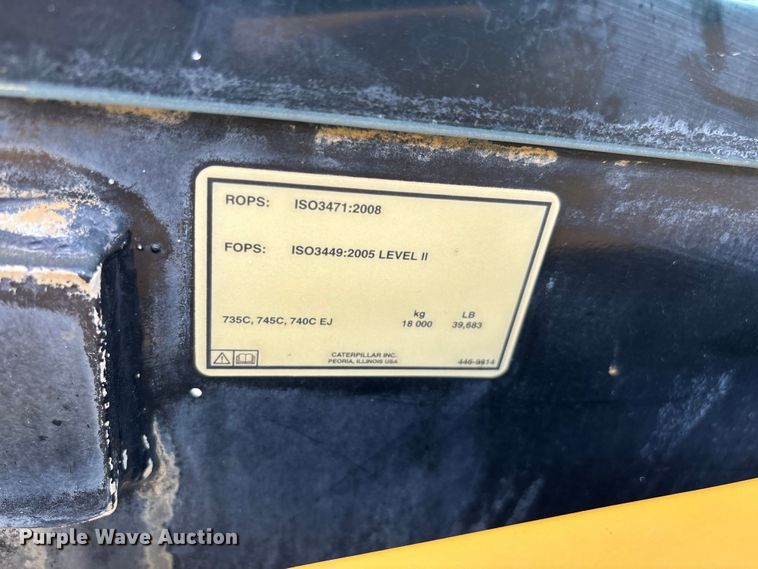 image for item FG0475 2015 Caterpillar 745C articulated water truck
