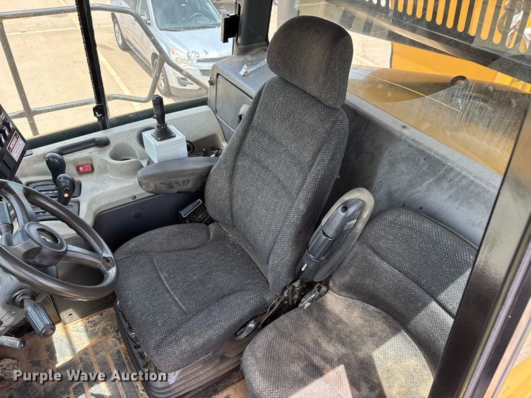 image for item FG0475 2015 Caterpillar 745C articulated water truck