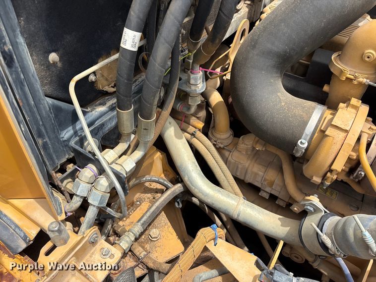 image for item FG0475 2015 Caterpillar 745C articulated water truck
