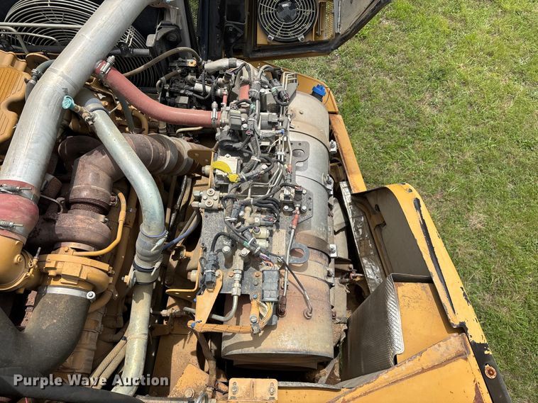 image for item FG0475 2015 Caterpillar 745C articulated water truck