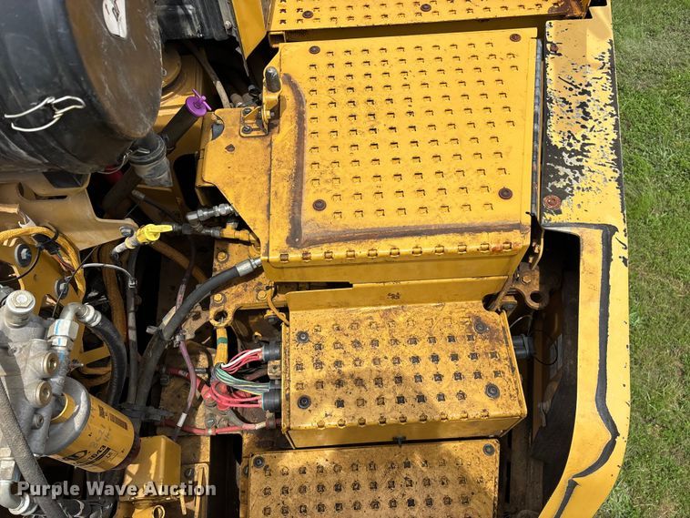 image for item FG0475 2015 Caterpillar 745C articulated water truck