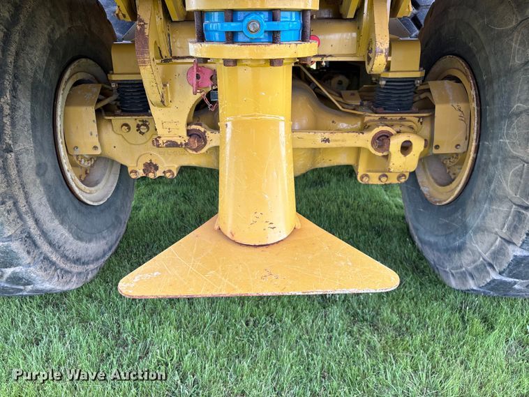 image for item FG0475 2015 Caterpillar 745C articulated water truck